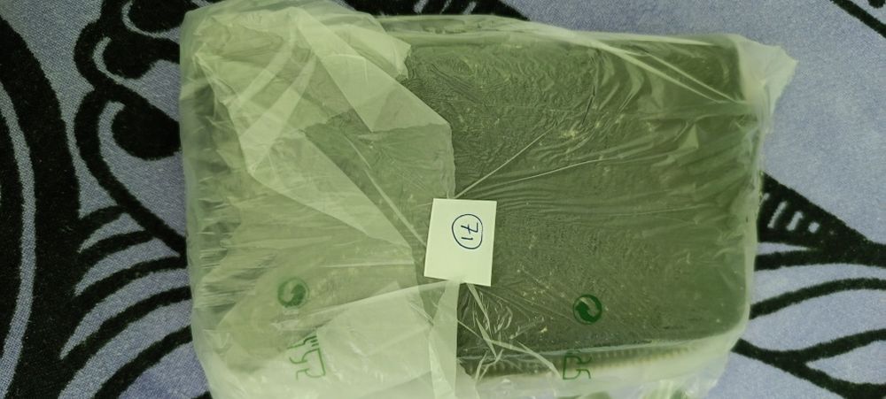Carteira porta moedas e cartões preta. Usada