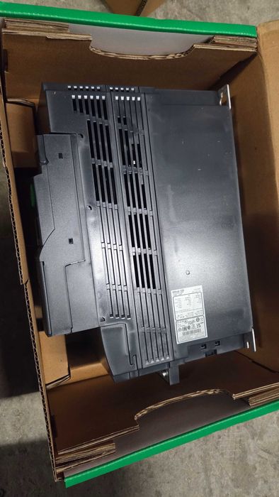Falownik Schneider Altivar ATV320D11N4B 11kW 380-500V NOWY