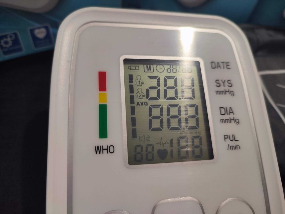 Тонометр наручний монітор артеріального тиску тискомір