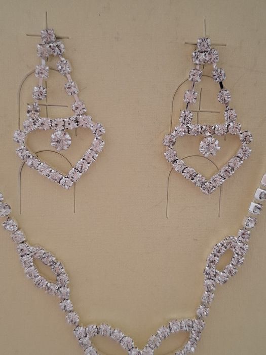 Conjunto colar / fio e brincos coração