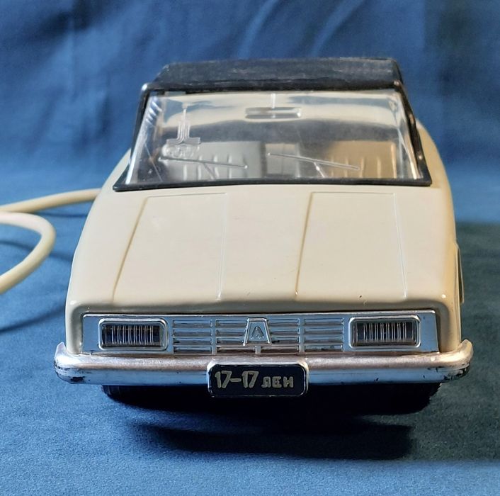 Електромеханічна іграшка машинка-кабріолет 17-17 ЛЕН,СРСР,1970-ті роки