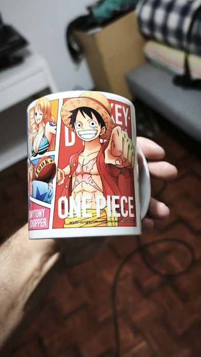 Canecas e azulejos personalizados a gosto