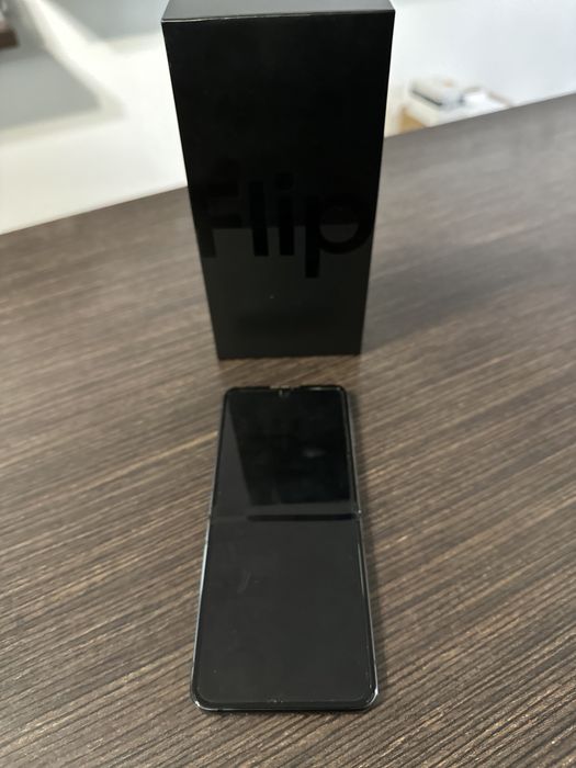Smartfon SAMSUNG Z Flip 4 128GB SM-F721B Graphite Poznań Długa 14