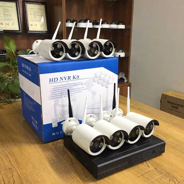 Комплект из 8 уличных - 2МР Wi-Fi камер и регистратора
