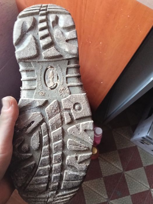 Oddam z darmo buty robocze. Rozmiar 40.