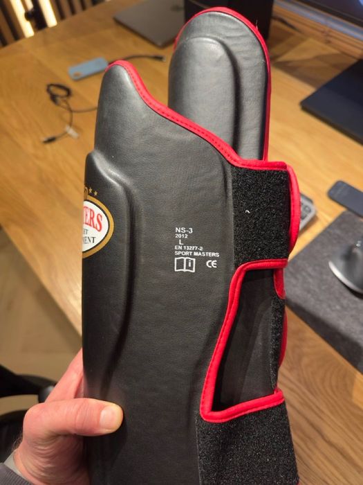 Ochraniacze piszczeli Master NS-3