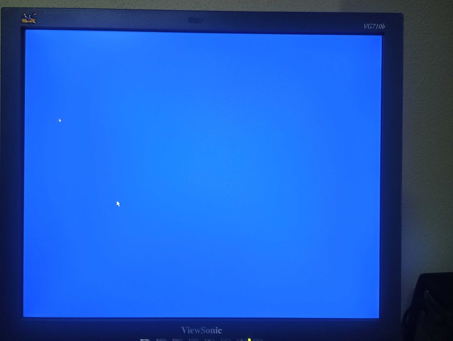 Монітори 17" 12 Вольт (5:4) з динаміками