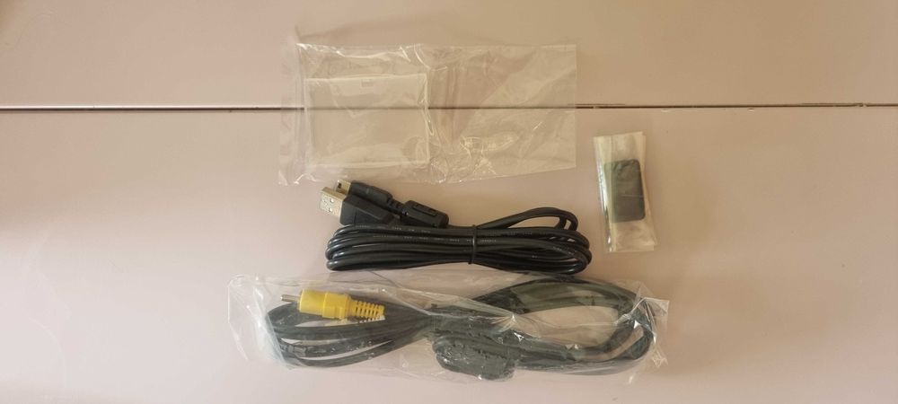 Nikon D90 + obiektyw 18-200mm