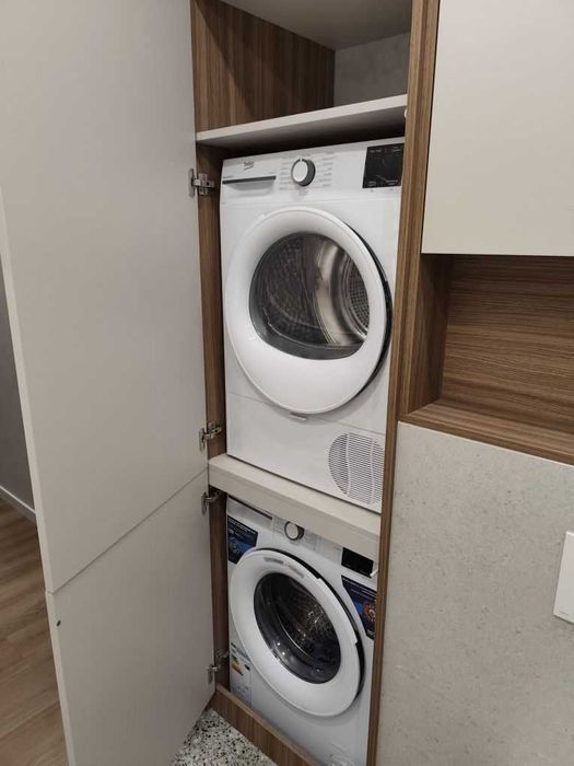 Продаж сучасної 2-кімнатної квартири з кухнею-вітальнею