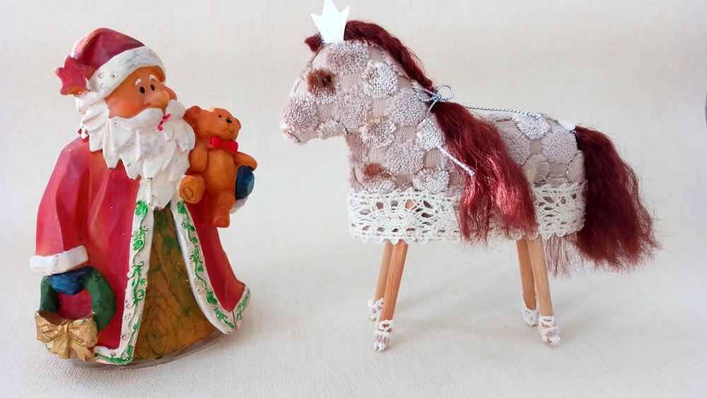 Лошадки, коники текстильні. Символ 2026 року.