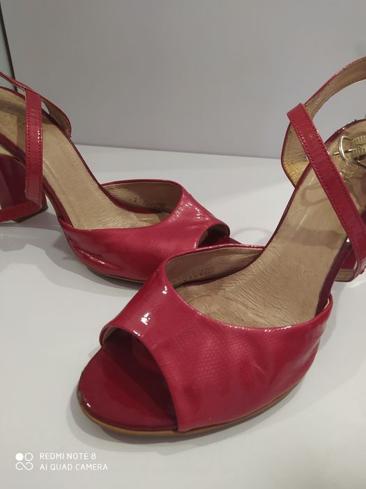 Buty letnie damskie skórzane 38 rozmiar ,markowe.