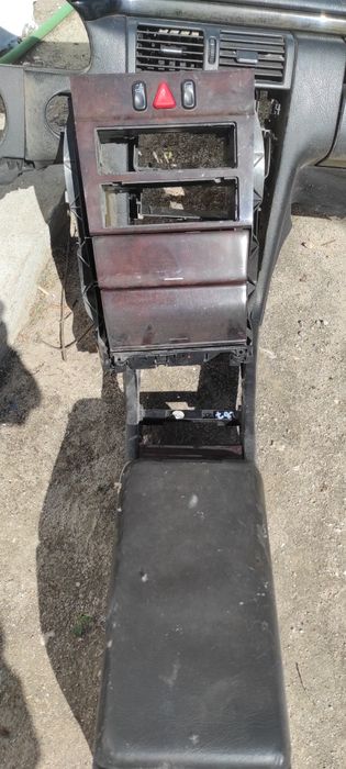 Tablier, friso cental e encosto braço Mercedes w210