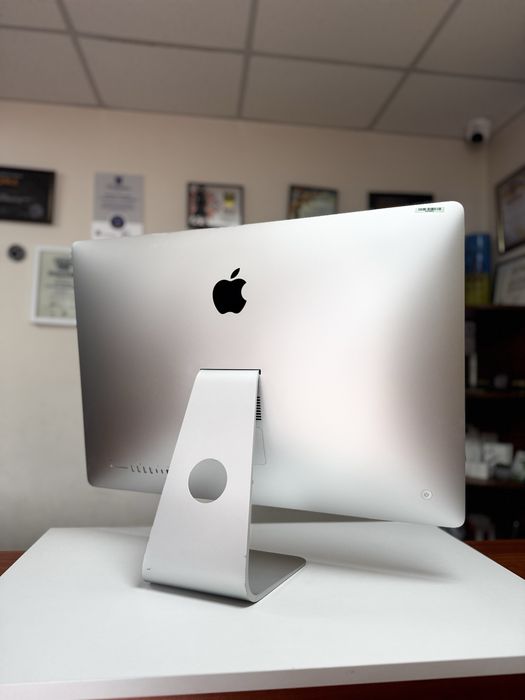 Apple iMac 27" Retina 5K 2020 / i5-10500 / 16GB / SSD 512GB / Radeon Pro 5300 4GB/оригінальна клавіатура + мишка в комплекті