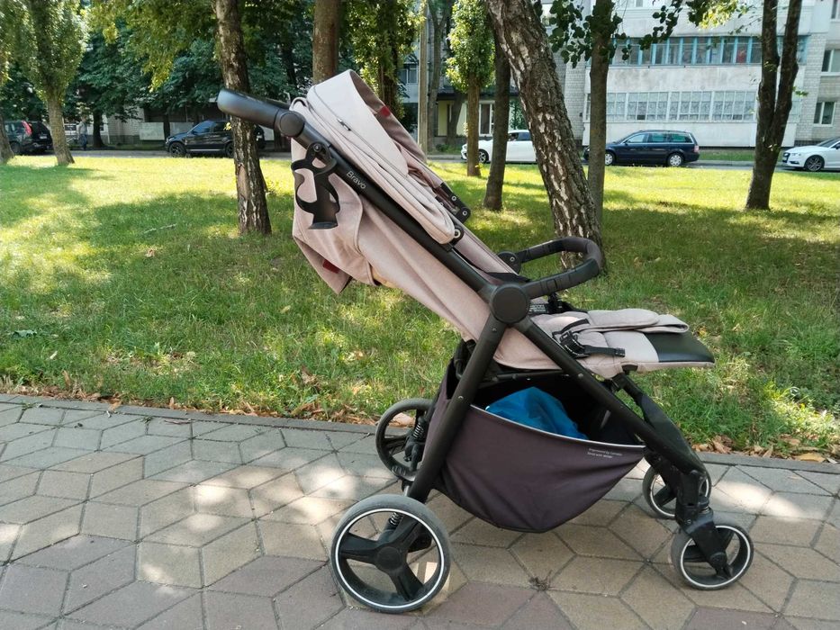 прогулянкова коляска Carrello Bravo