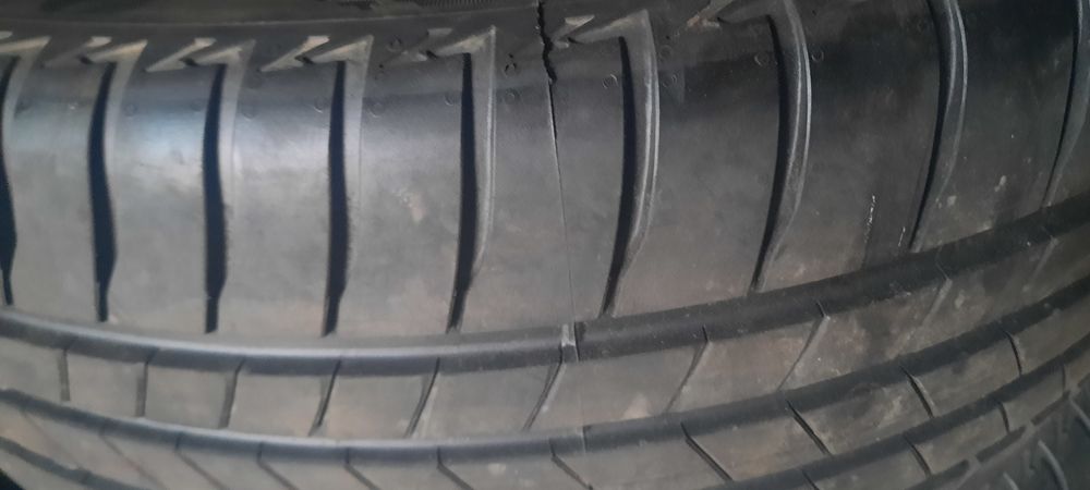 Шины 215 55 17 новые Бридстоун комплект