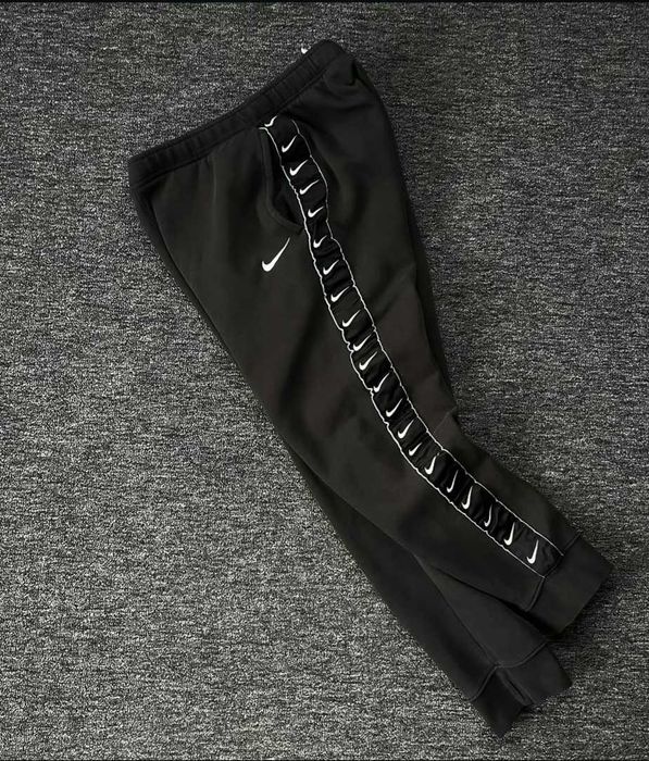 Штани спортивні nike на лампасах база кежуал фліс на зиму найк теплі