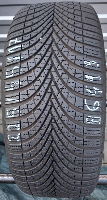 225/45/17 Dunlop All Season 2 94W