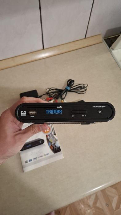 Цифровий ефірний DVB-T2 ресивер Trimax TR-2012HD