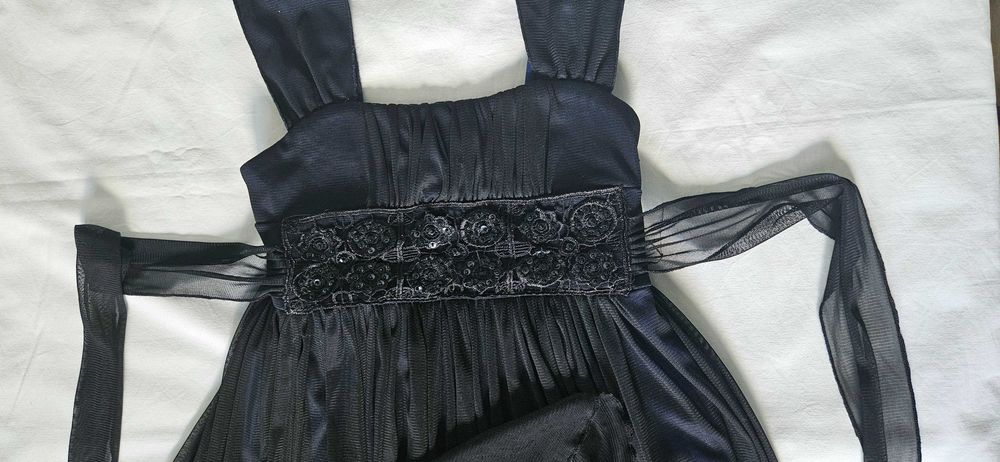 Elegancka sukienka rozm. 140