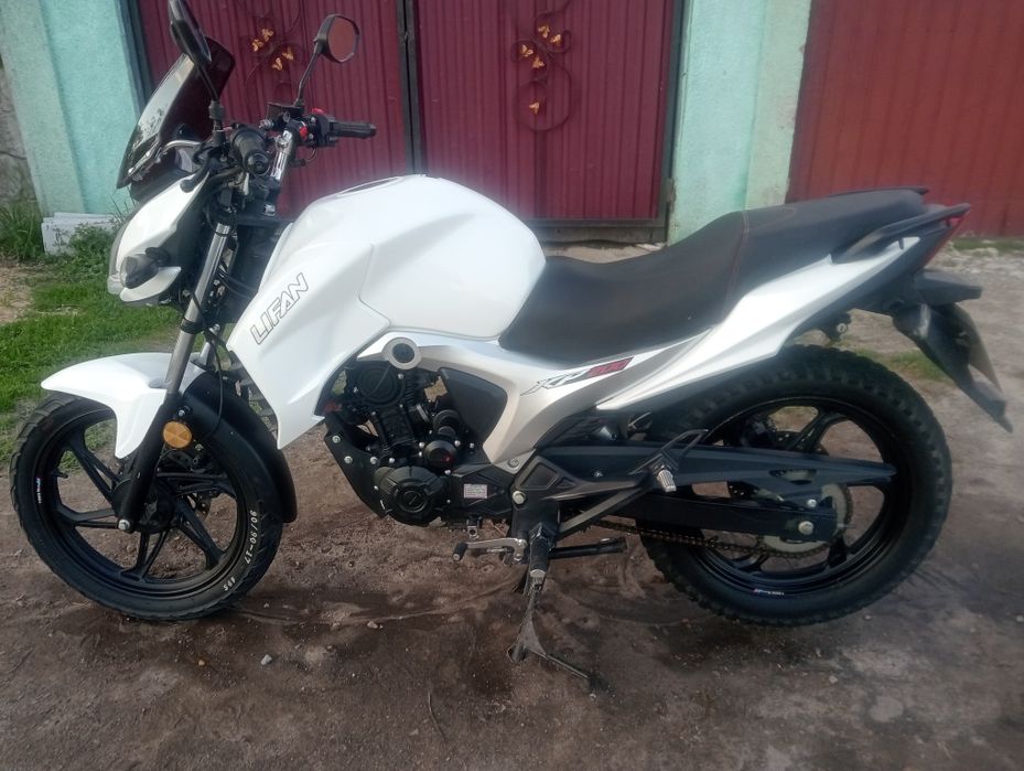 Мотоцикл Lifan kp 200