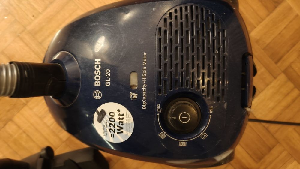 Aspirador BOSCH  700w aspirador muito bem