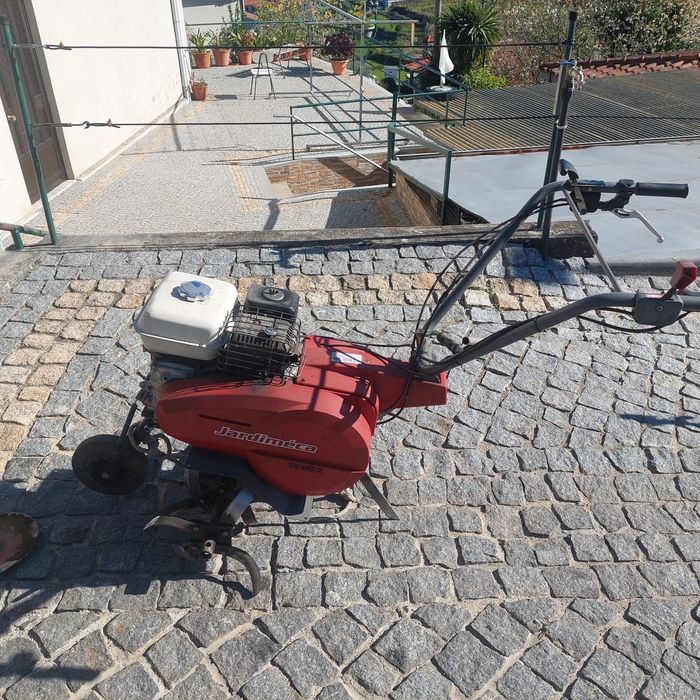 Motas tratoescavadoras