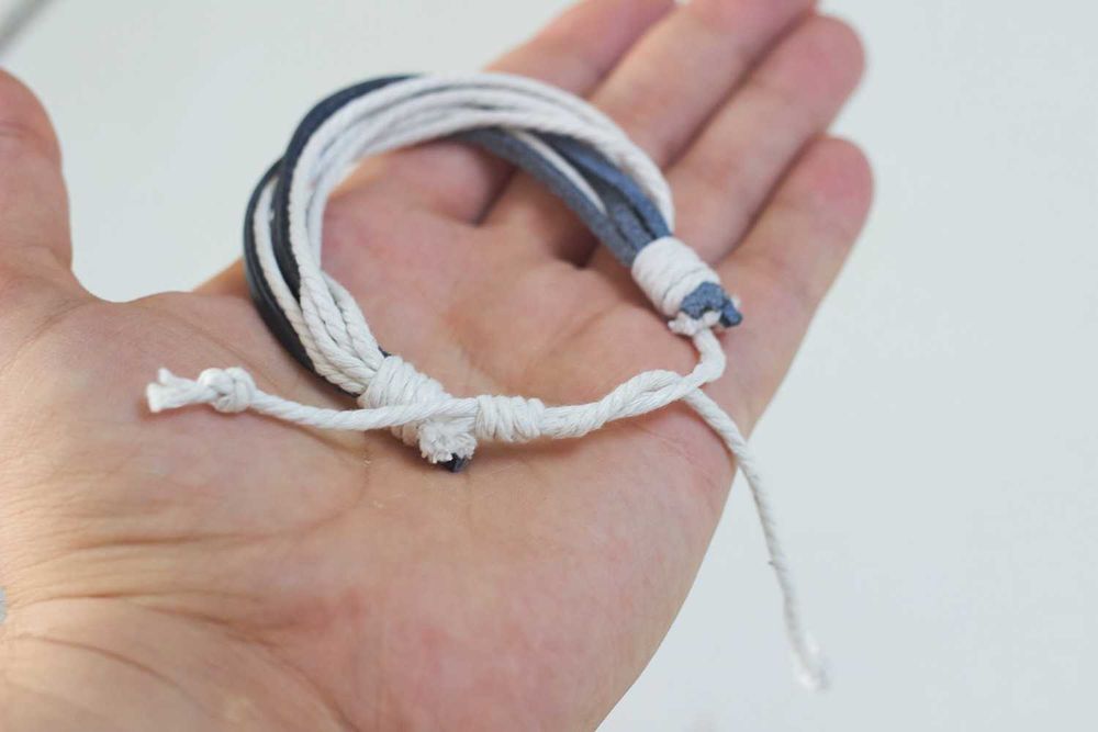 Pulseira de homem elegante com fecho de ajuste