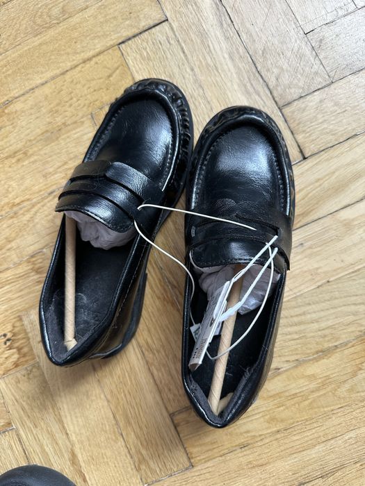 Нові лофери Zara, 31 розмір