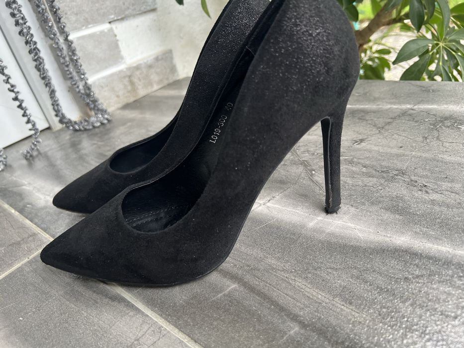 Продам туфлі на каблуку