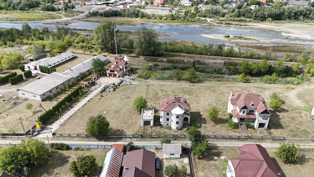 ПРОДАЖ МАЙНОВОГО КОМПЛЕКСУ в селі Нересниця, Тячівського району, Закарпатської області
