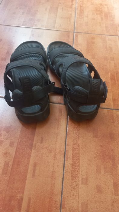 Босоніжки Nike легкі,чорні