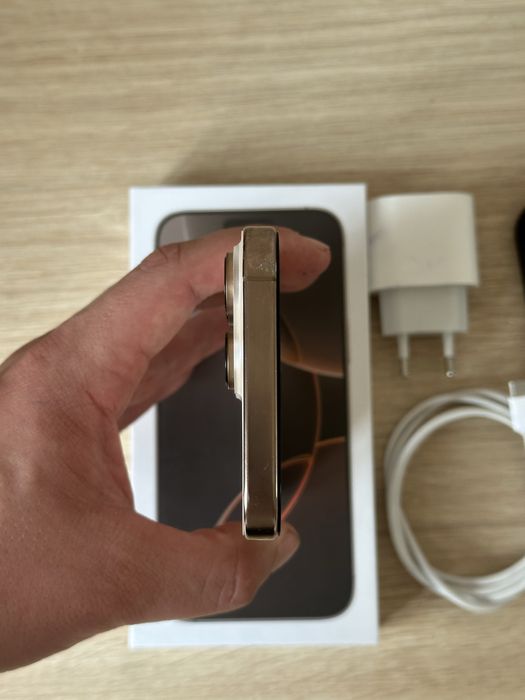 iPhone 16 Pro Max 256GB Desert Titanium