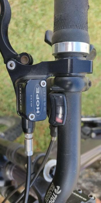 Giant ATX One DH team