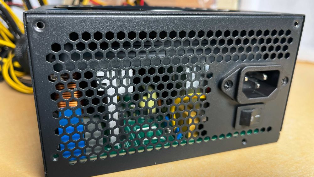 Zasilacz ATX 1800W 80 Plus Platinum Data, Zasilacz do koparek Krypto