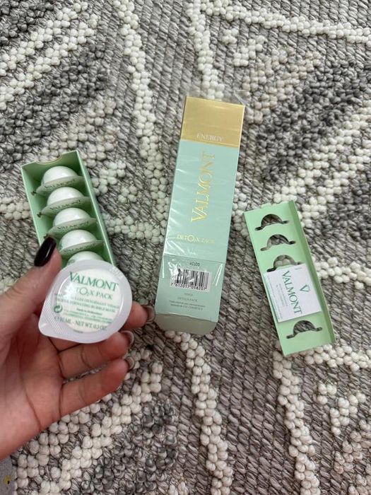 Valmont detox pack киснева маска для обличчя