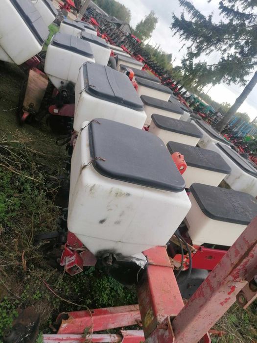 Сівалка для просапних культур Massey Ferguson 555 (12 рядкова)