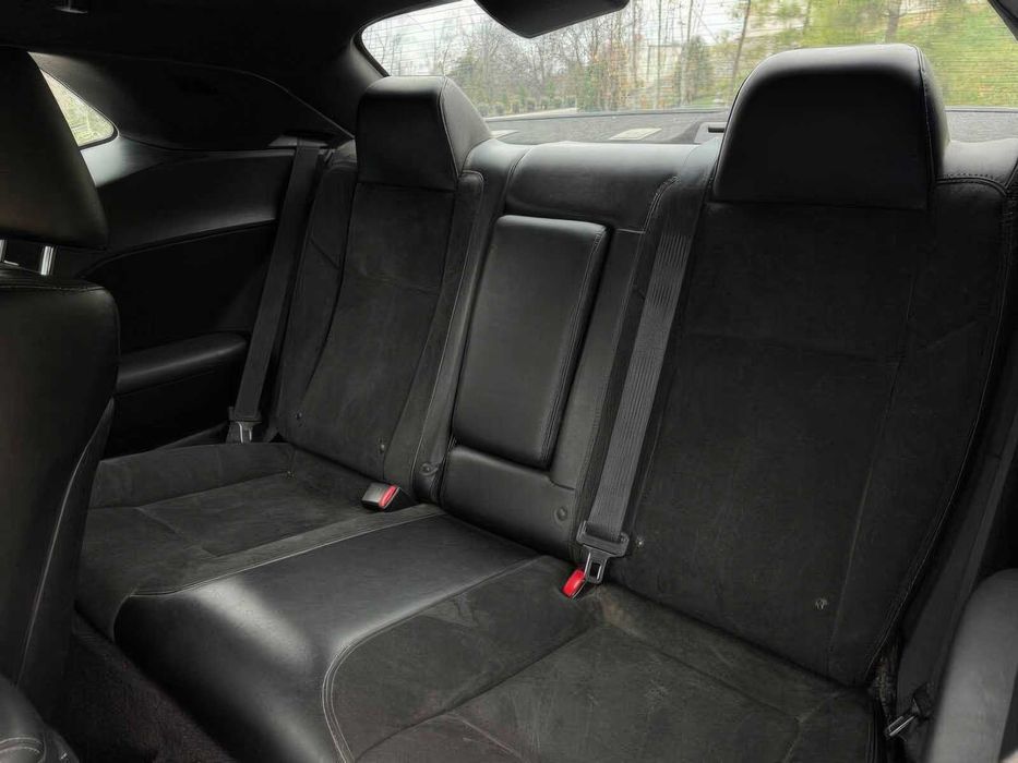 Dodge Challenger      2017