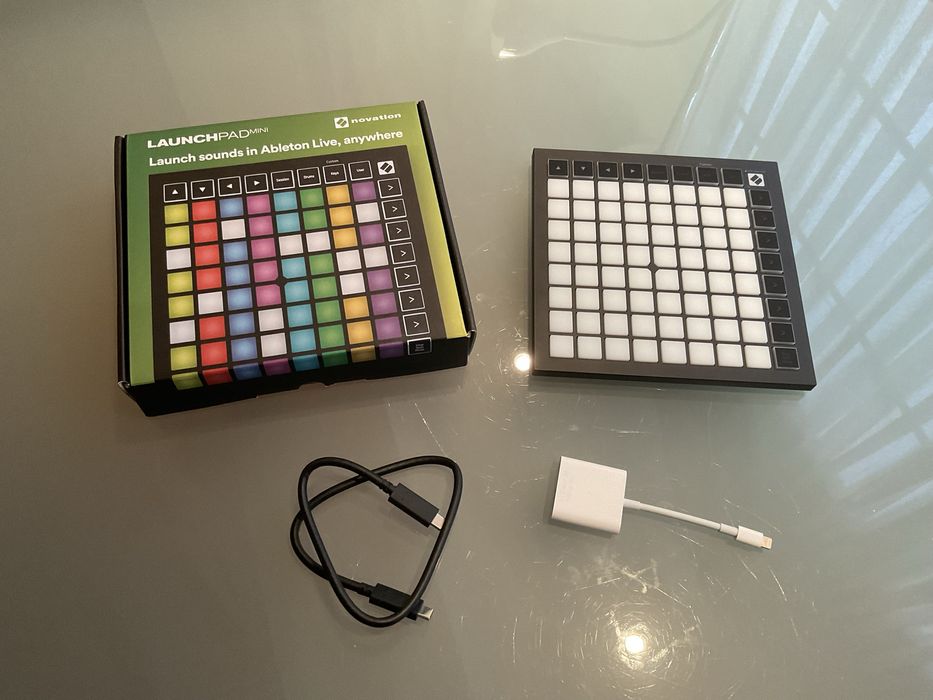 Komplete Kontrol A25