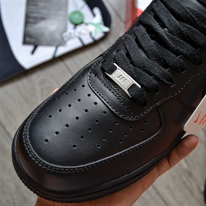 Женские кроссовки Nike Air Force 1 Low 'Black' Premium. Размеры 36-40
