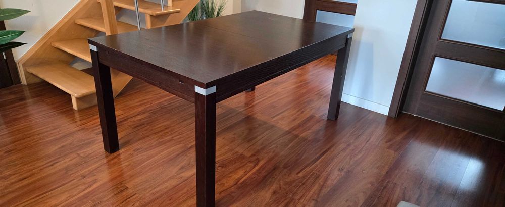 Sprzedam solidny stół