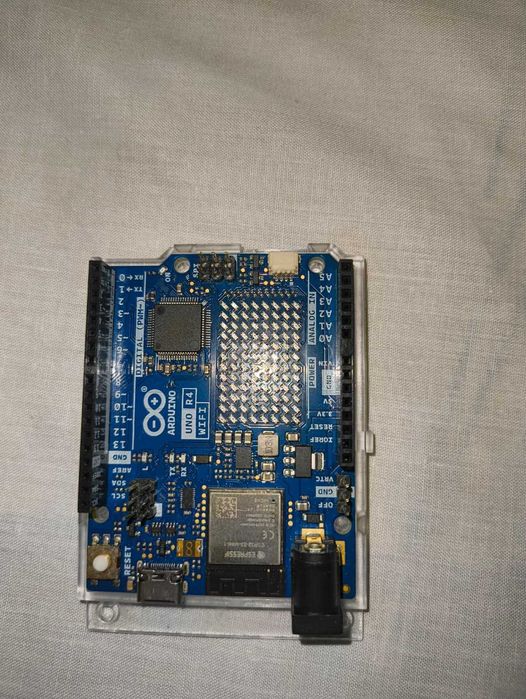 Arduino UNO r4 wifi + Kit Arduino para iniciantes + 2 Micro servo 9g (PREÇO NEGOCIÁVEL)