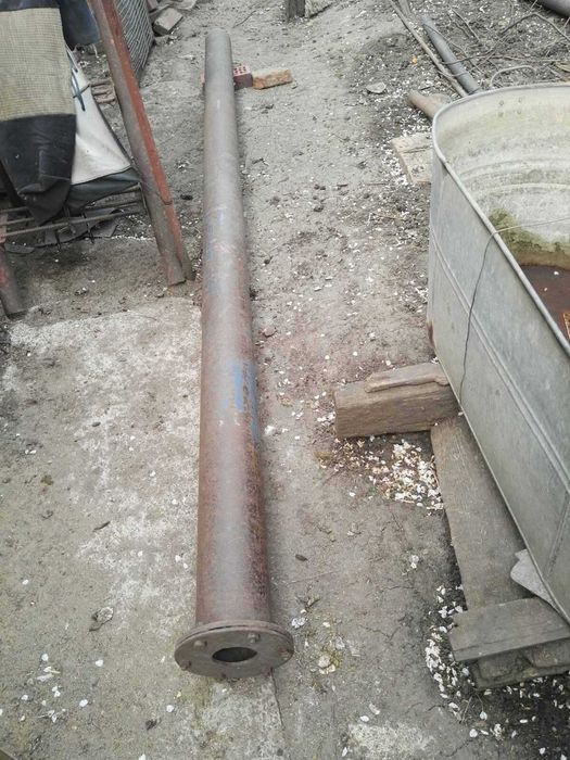 труба мет длина 3м 17см диаметр-130  толщина стенки- 4мм  в хорошем состоянии