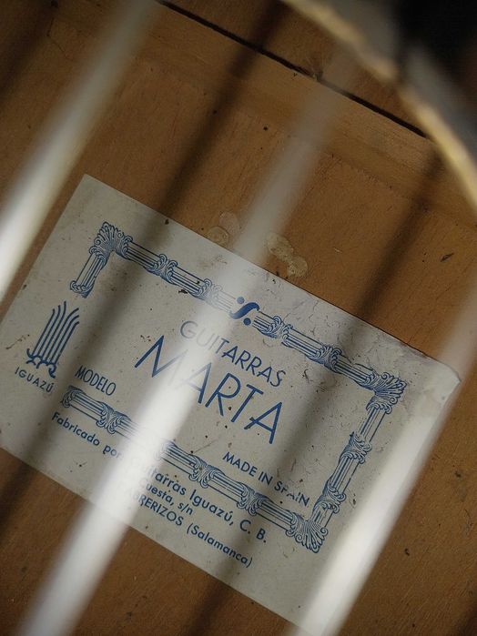 Guitarra clássica cordas de nylon, fabricada em Espanha da marca MARTA