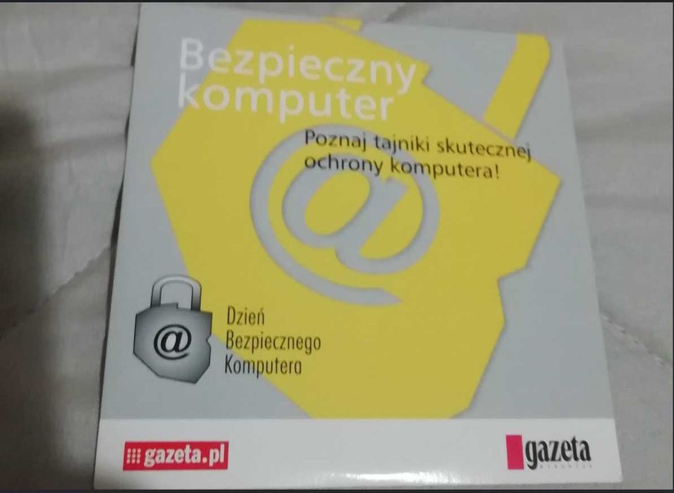 Zestaw 3 CD. Stan płyt: bardzo dobry