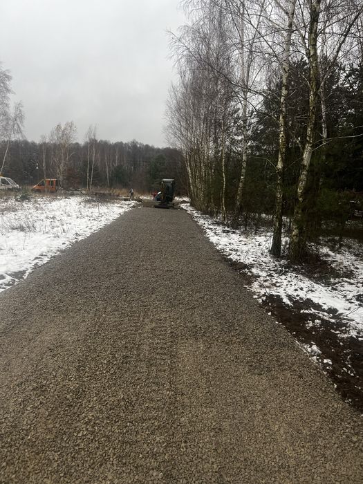 Utwardzanie terenu kruszywem/Usługi koparka