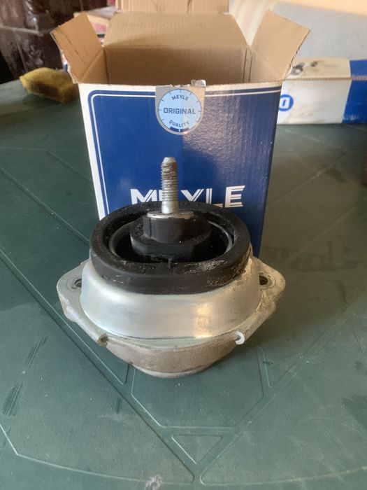 BMW х5 є 53 подушки мотора м57н  і бу