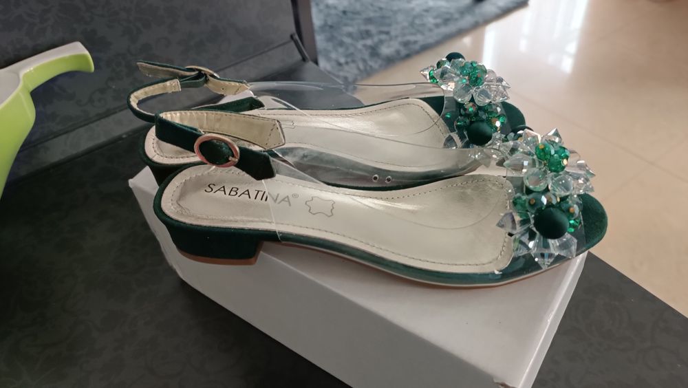 Buty eleganckie  żelki transparentne nowe.