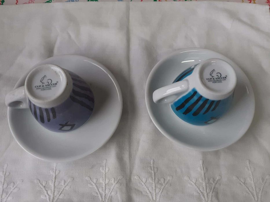 Vendo para desocupar 2 chávenas com pires novas. 4 € os dois conjuntos.