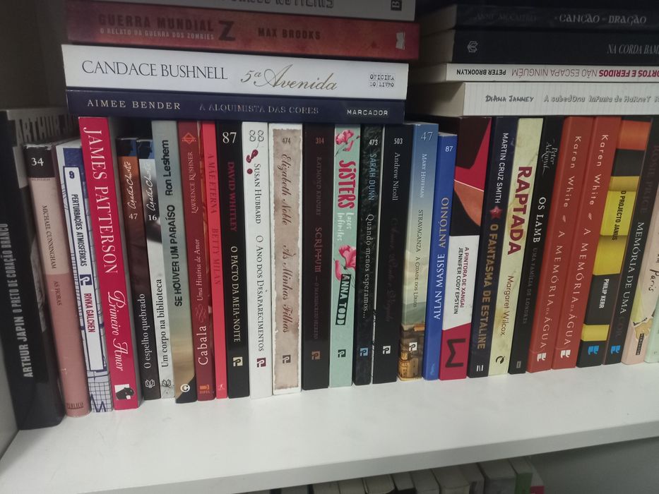 Livros de Agatha Christie, James Patterson, Joanne Harris, etc.