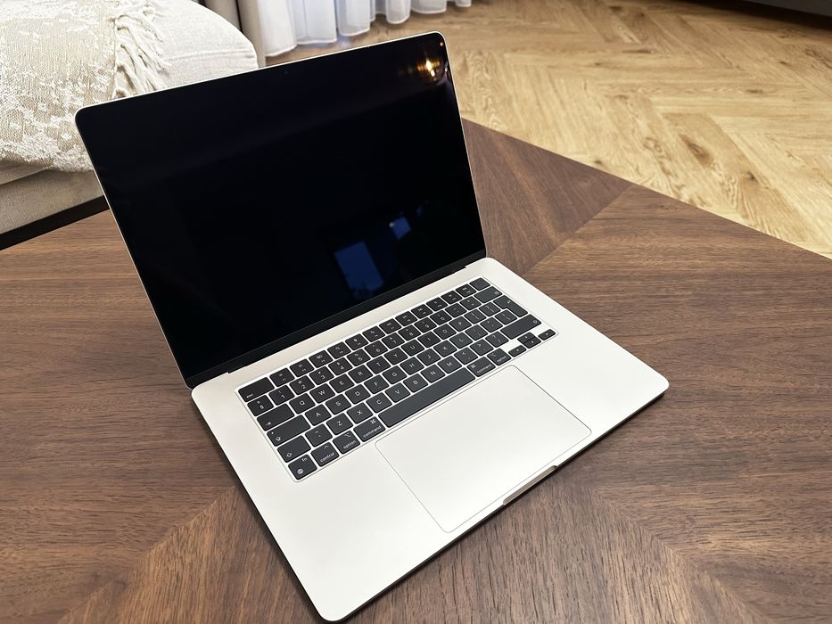 MacBook Air 15,3 M3 512GB + Magic Mouse